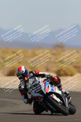 media/Oct-08-2022-SoCal Trackdays (Sat) [[1fc3beec89]]/Turn 16 (125pm)/